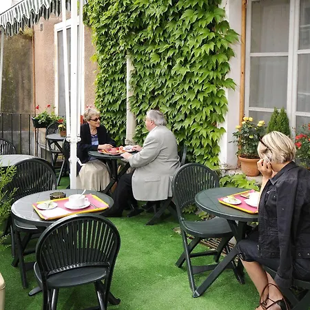 Hotel Citotel Le Plat D'etain 2*